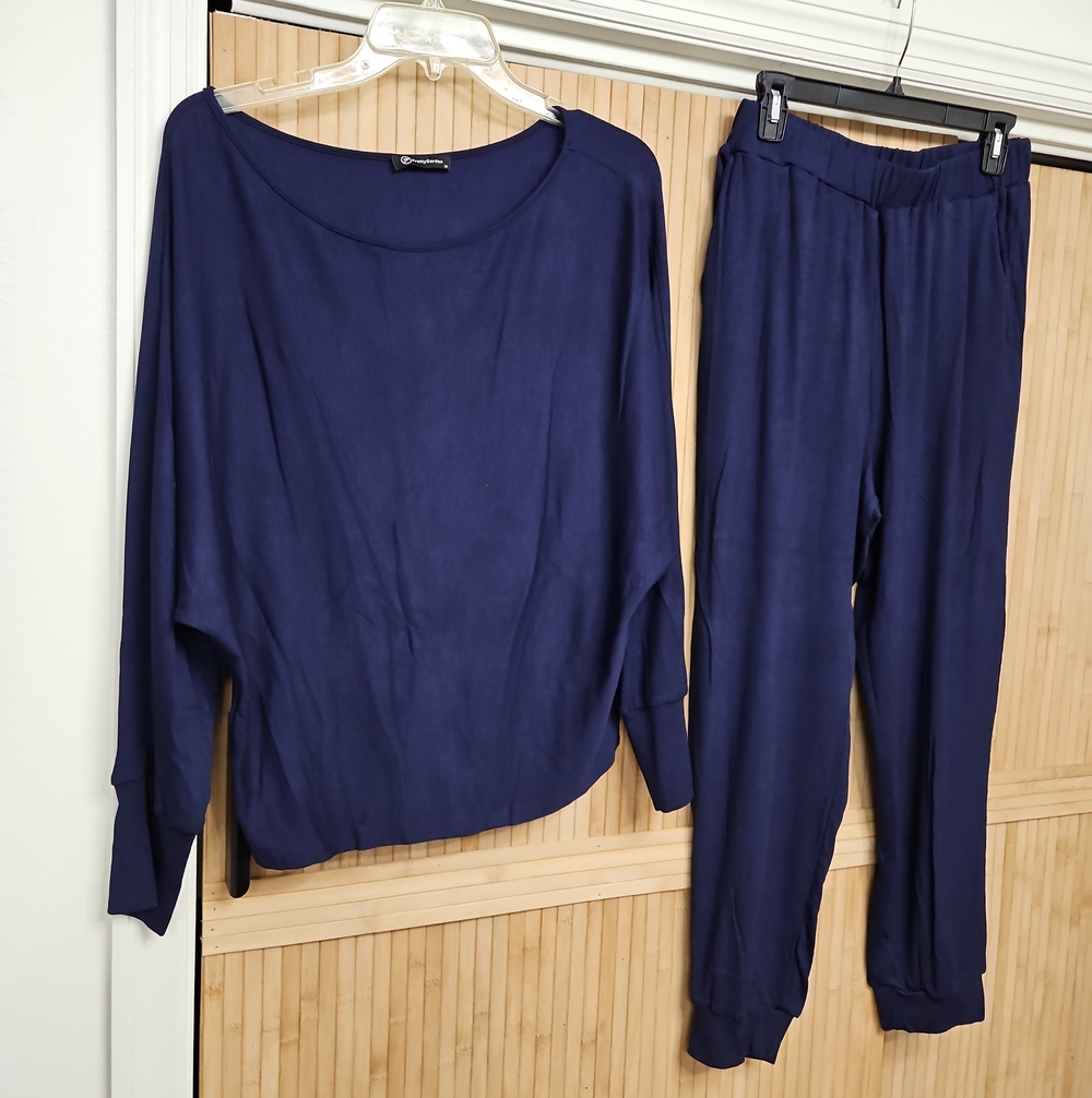 Relaxed Navy Lounge Top & Elastic-Waist Jogger Pants